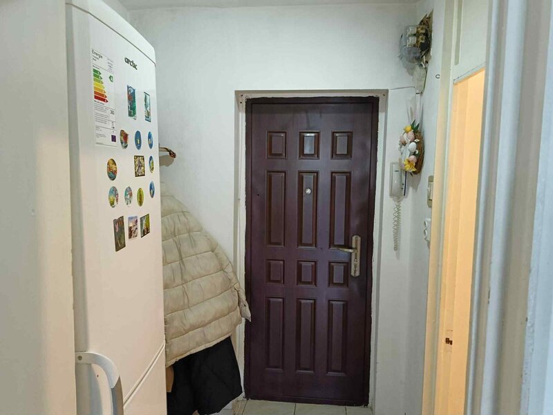 Titan, parc IOR, Piata Minis, garsoniera, an 1979, bloc reabilitat.